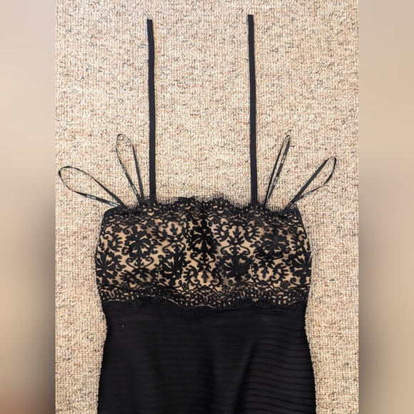 Tadashi Shoji Black Lace Mermaid Evening Gown Dress, Large - Picture 7 of 14